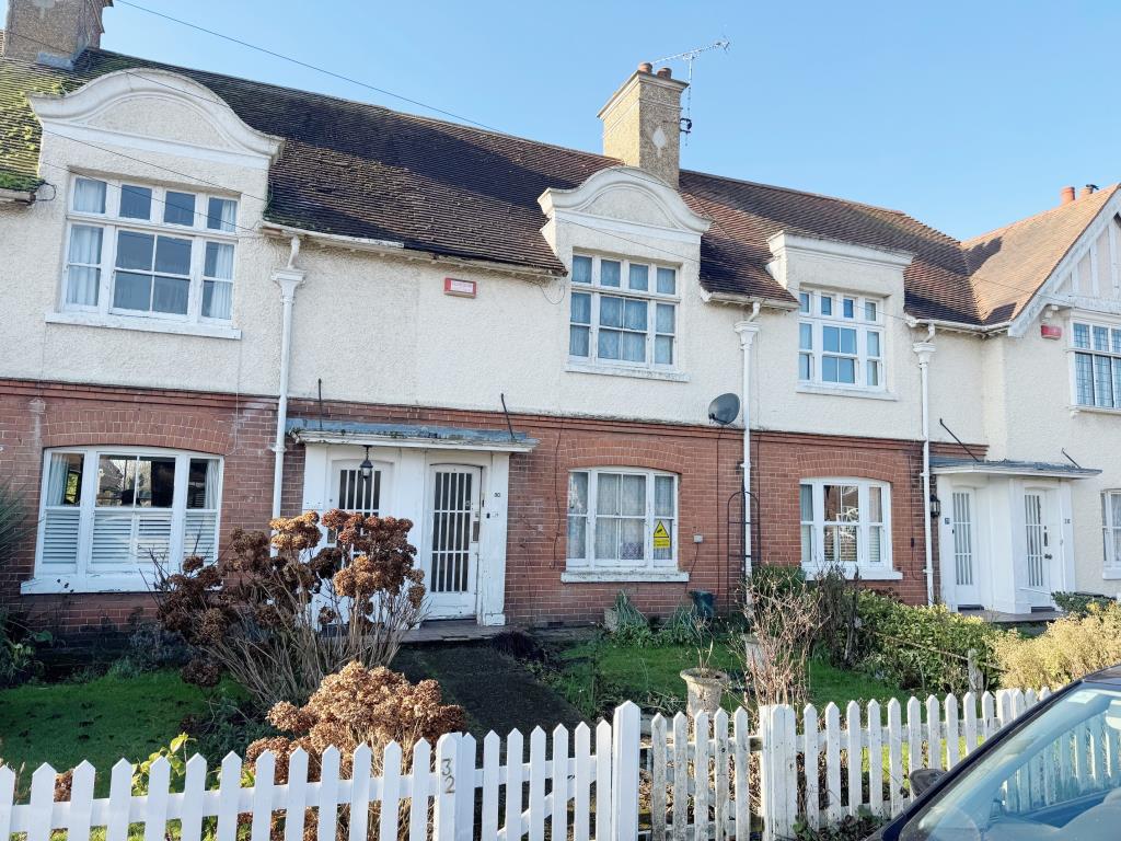 Lot: 131 - THREE BEDROOM HOUSE IN CINQUE PORT TOWN - Front of property